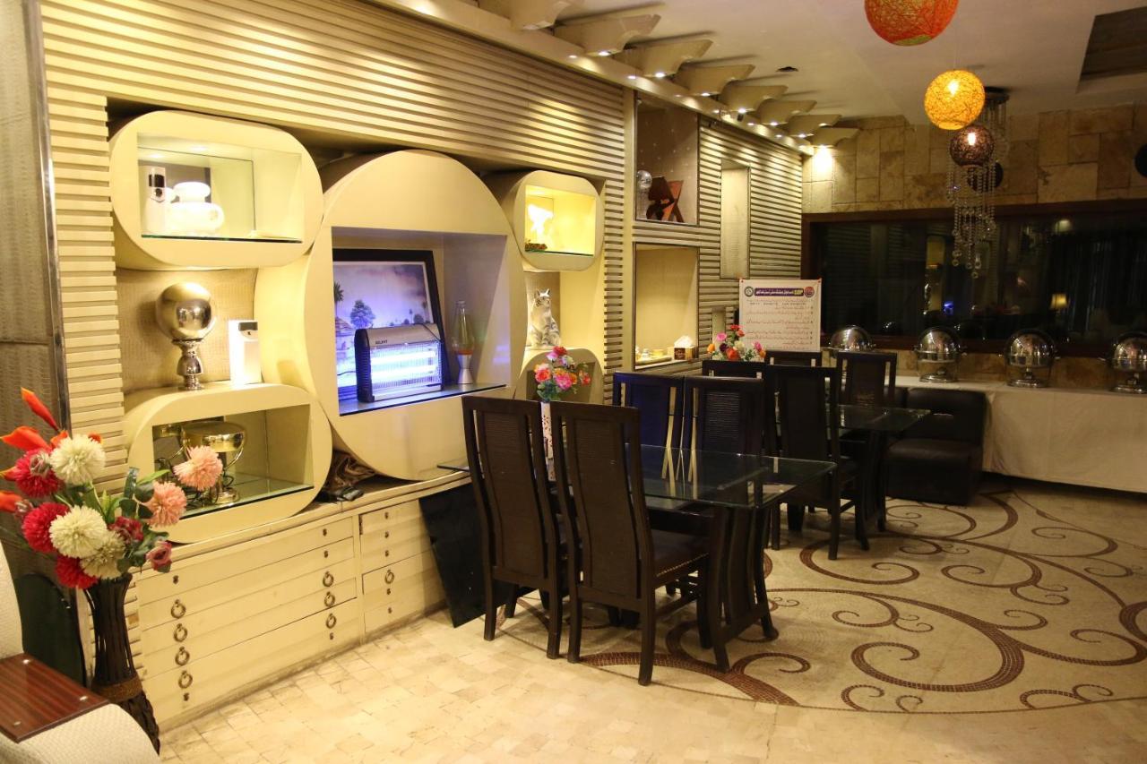 Gulberg Continental Hotel Лахор Екстериор снимка