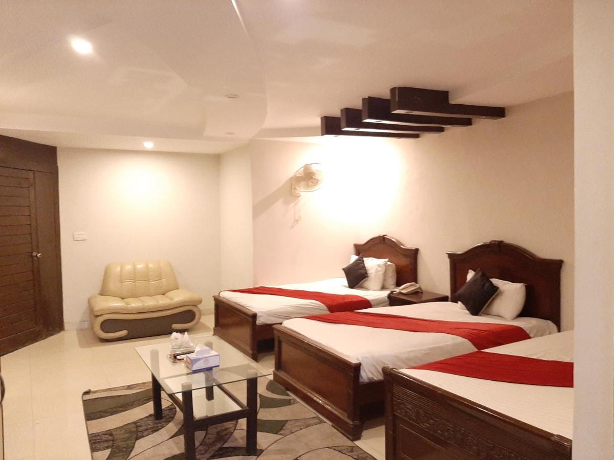 Gulberg Continental Hotel Лахор Екстериор снимка