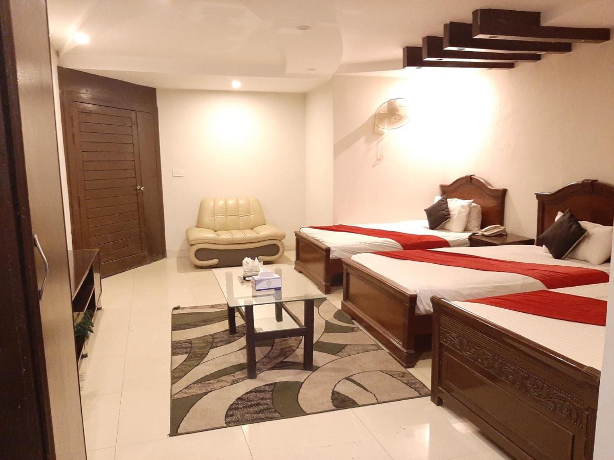 Gulberg Continental Hotel Лахор Екстериор снимка