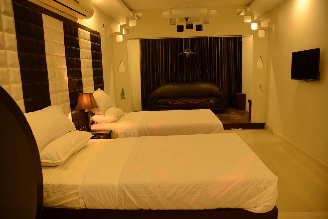 Gulberg Continental Hotel Лахор Екстериор снимка