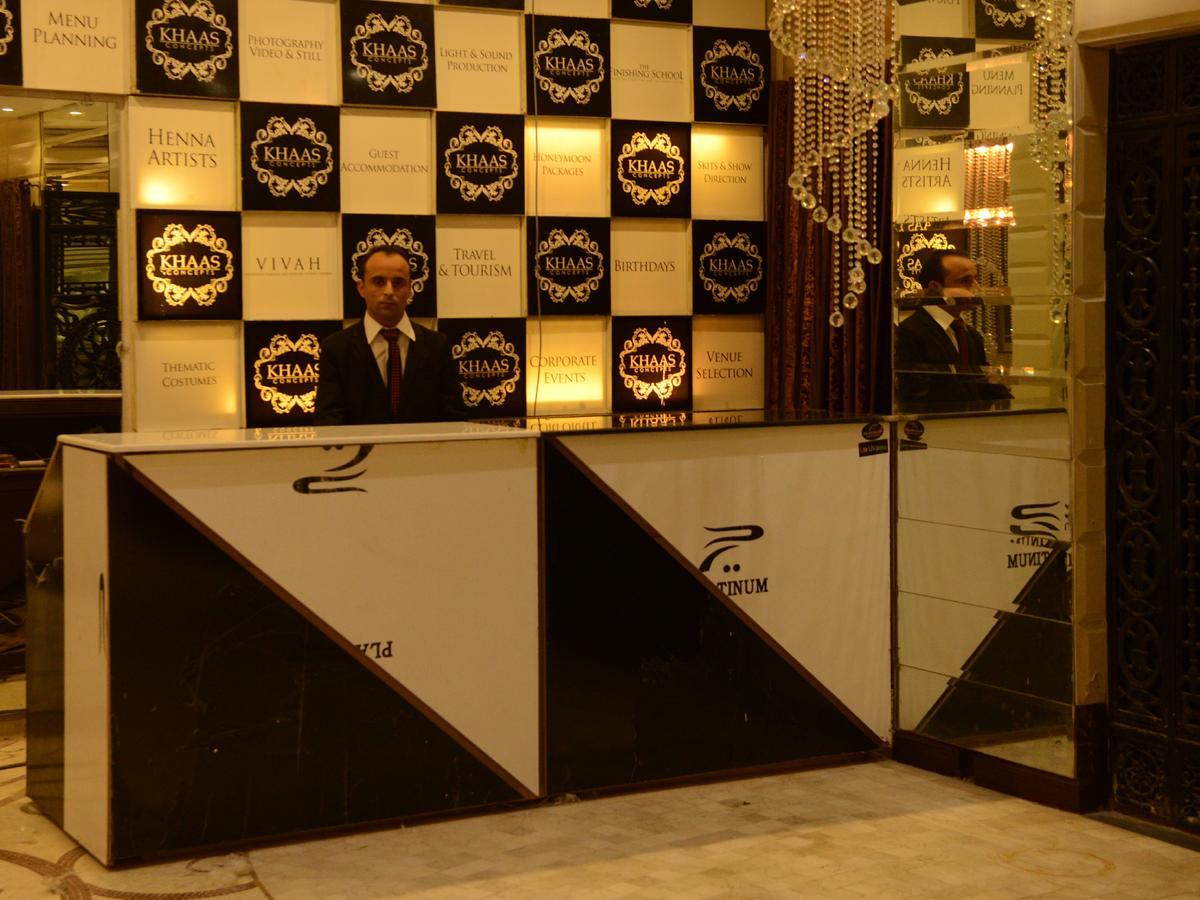 Gulberg Continental Hotel Лахор Екстериор снимка
