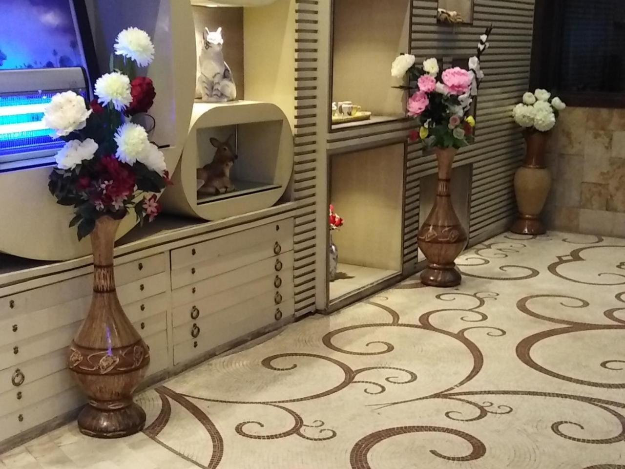 Gulberg Continental Hotel Лахор Екстериор снимка