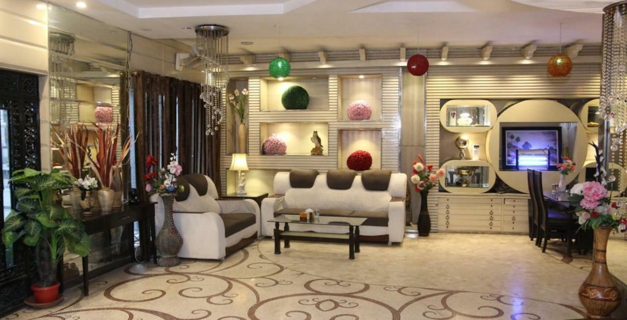 Gulberg Continental Hotel Лахор Екстериор снимка
