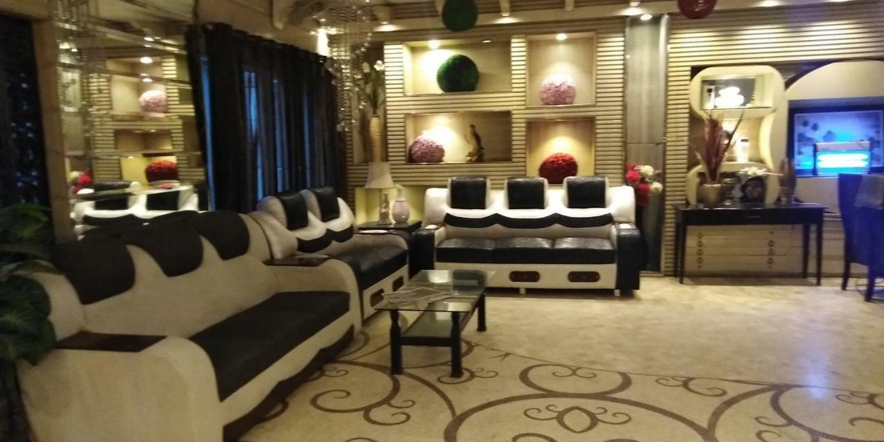 Gulberg Continental Hotel Лахор Екстериор снимка