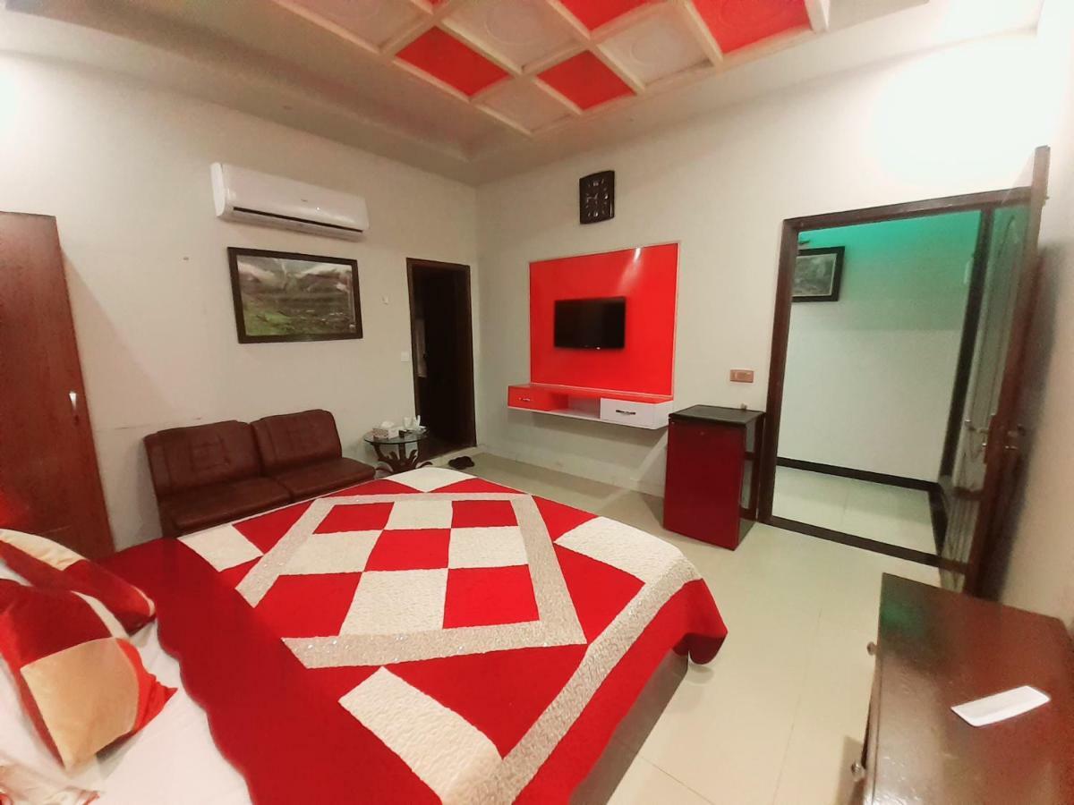 Gulberg Continental Hotel Лахор Екстериор снимка