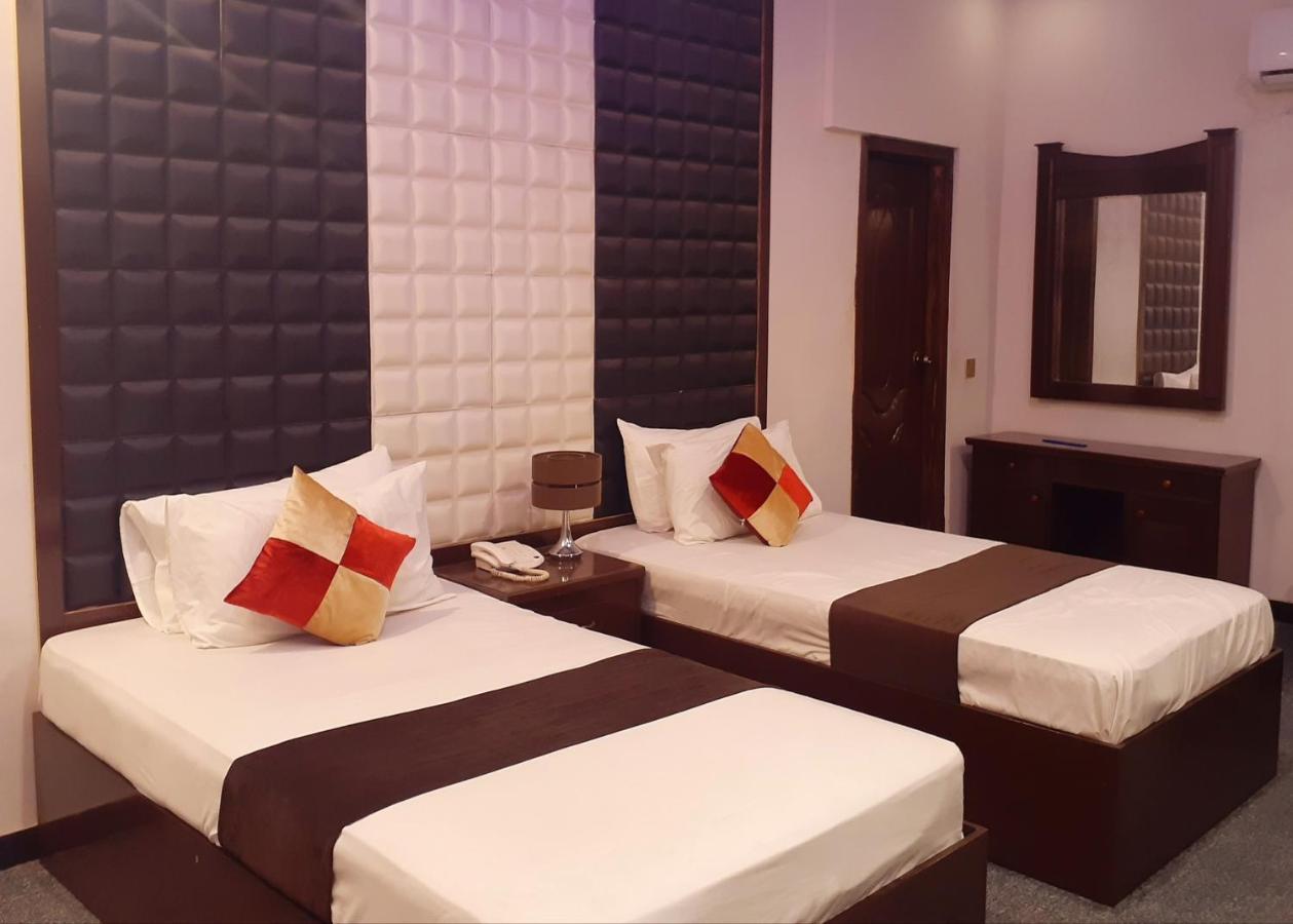 Gulberg Continental Hotel Лахор Екстериор снимка